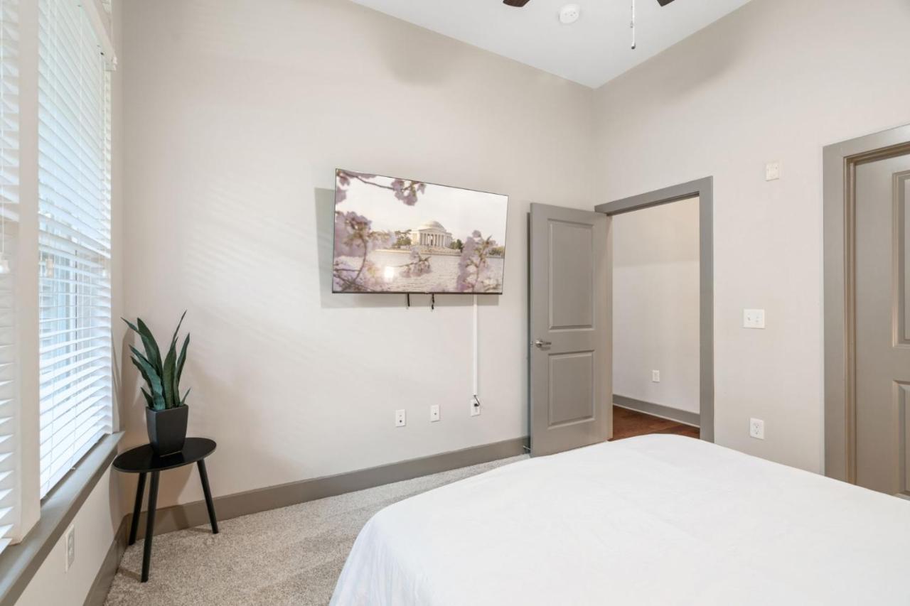 Grand Luxury Premium Vaulted Ceilings Apartment วูดบริดจ์ ภายนอก รูปภาพ