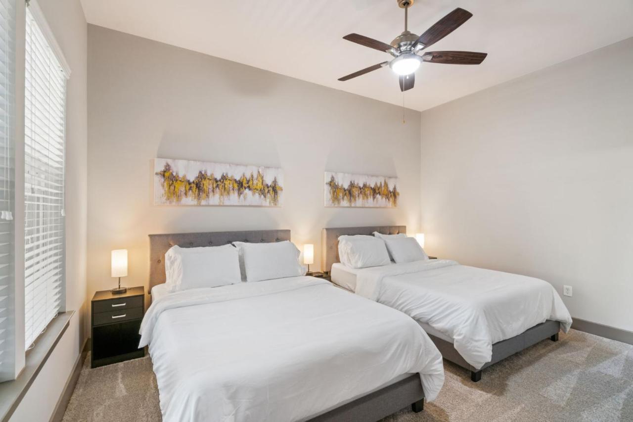 Grand Luxury Premium Vaulted Ceilings Apartment วูดบริดจ์ ภายนอก รูปภาพ