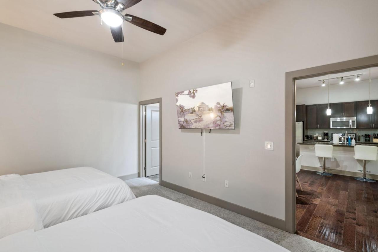 Grand Luxury Premium Vaulted Ceilings Apartment วูดบริดจ์ ภายนอก รูปภาพ